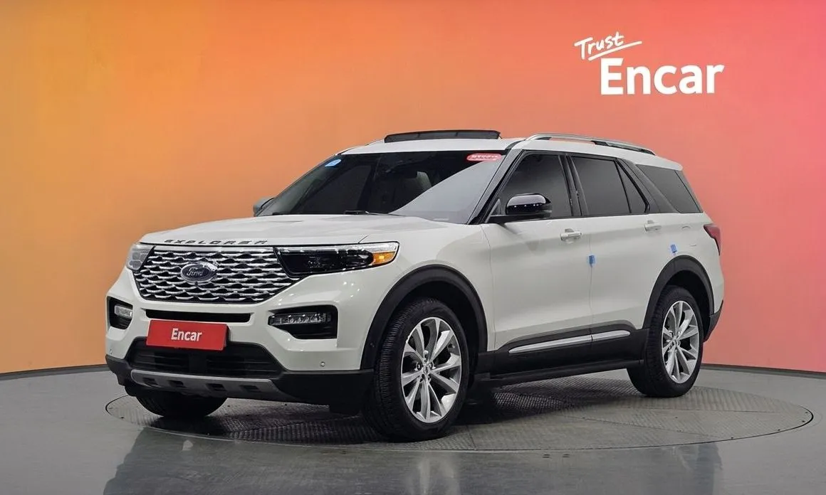 Ford Explorer — фото 1