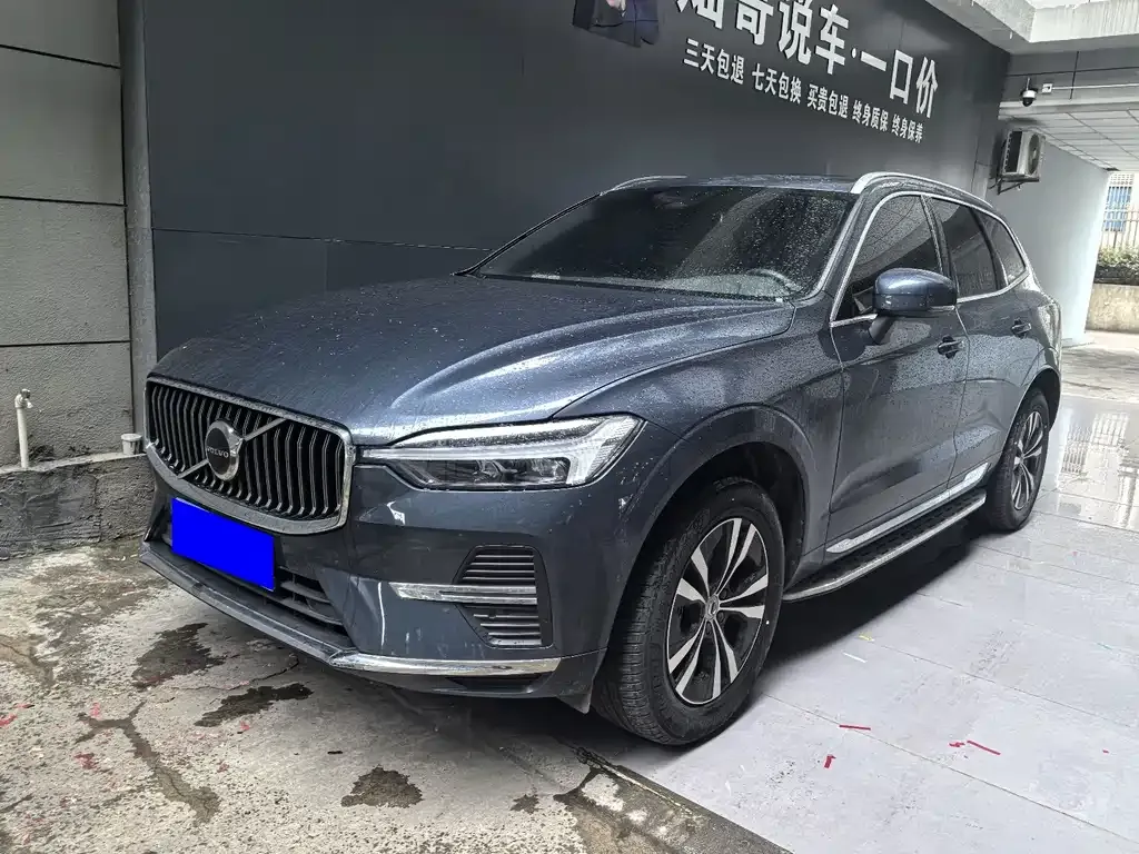 Volvo XC60 — фото 1