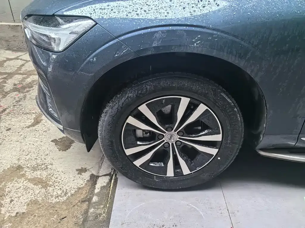 Volvo XC60 — фото 4