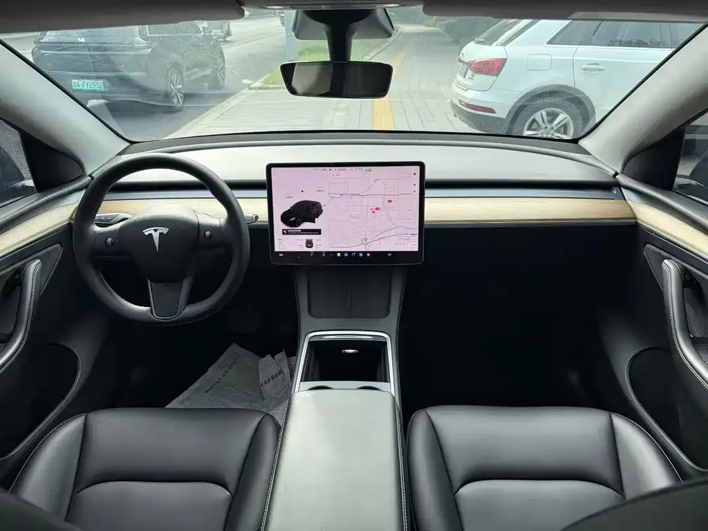 Tesla Model Y — фото 3