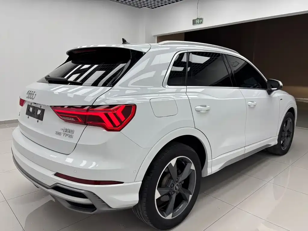 Audi Q3 — фото 7