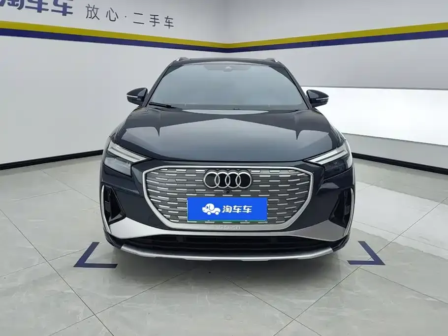 Audi Q4 e-tron — фото 3