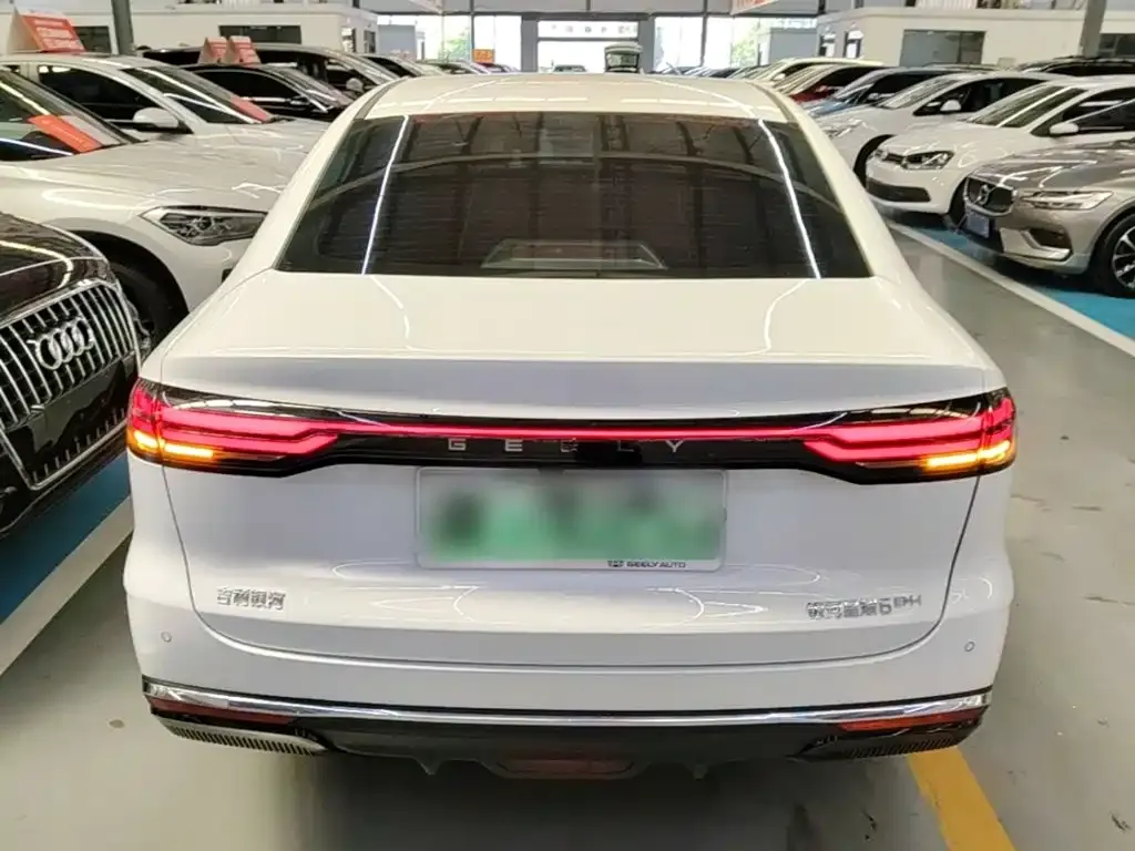 Geely Galaxy Xingyao 6 — фото 4