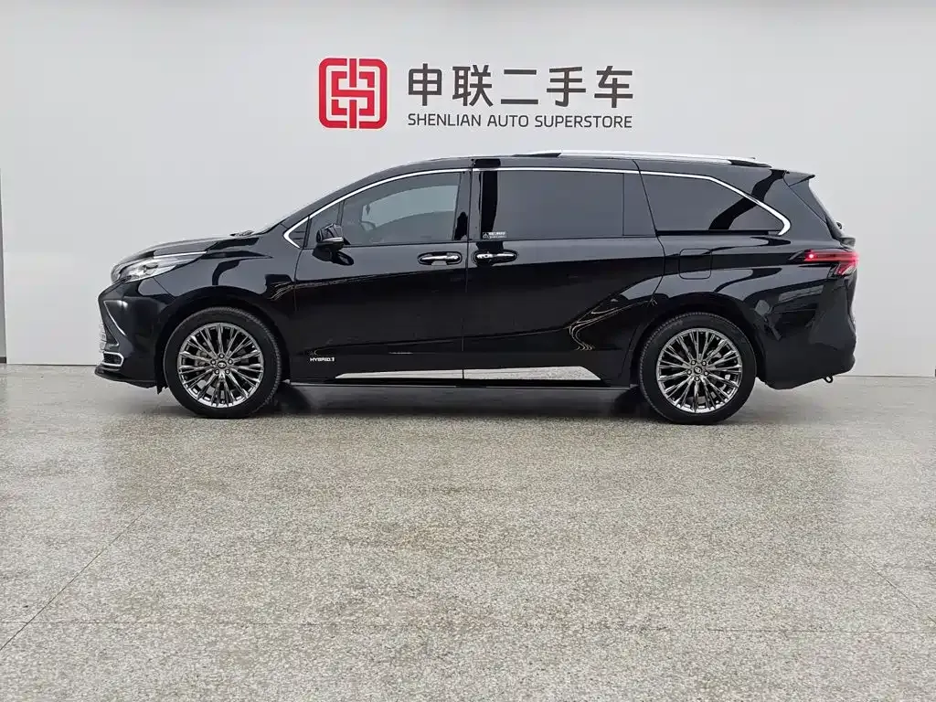 Toyota Sienna — фото 5