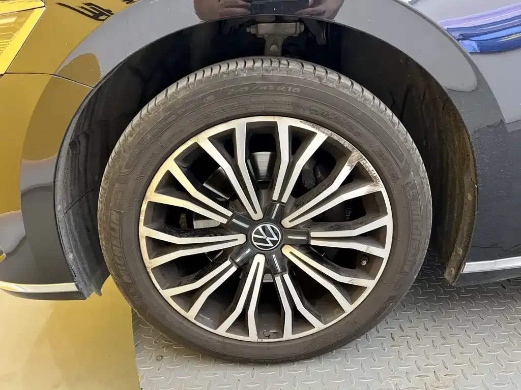 Volkswagen Phideon — фото 4