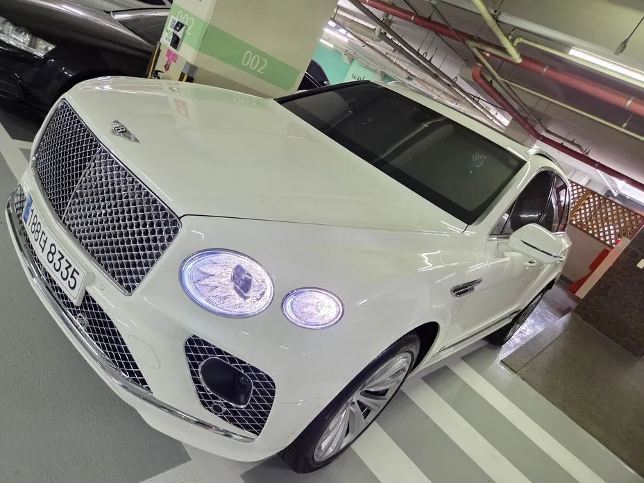 Bentley Bentayga — фото 10