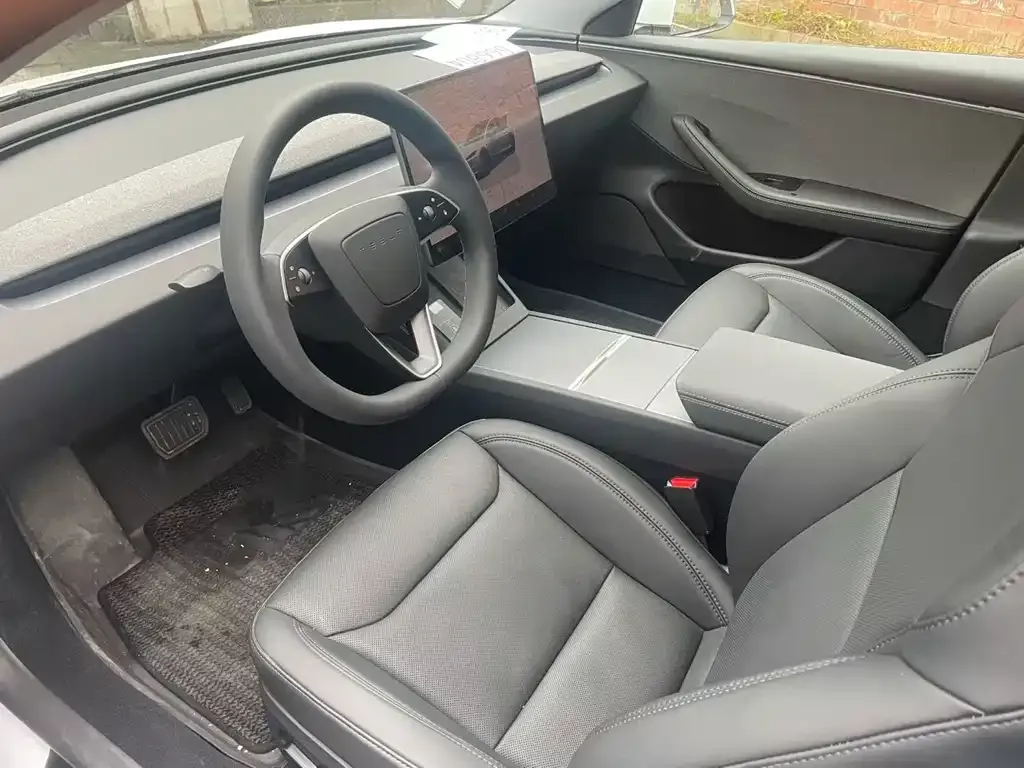 Tesla Model 3 — фото 3