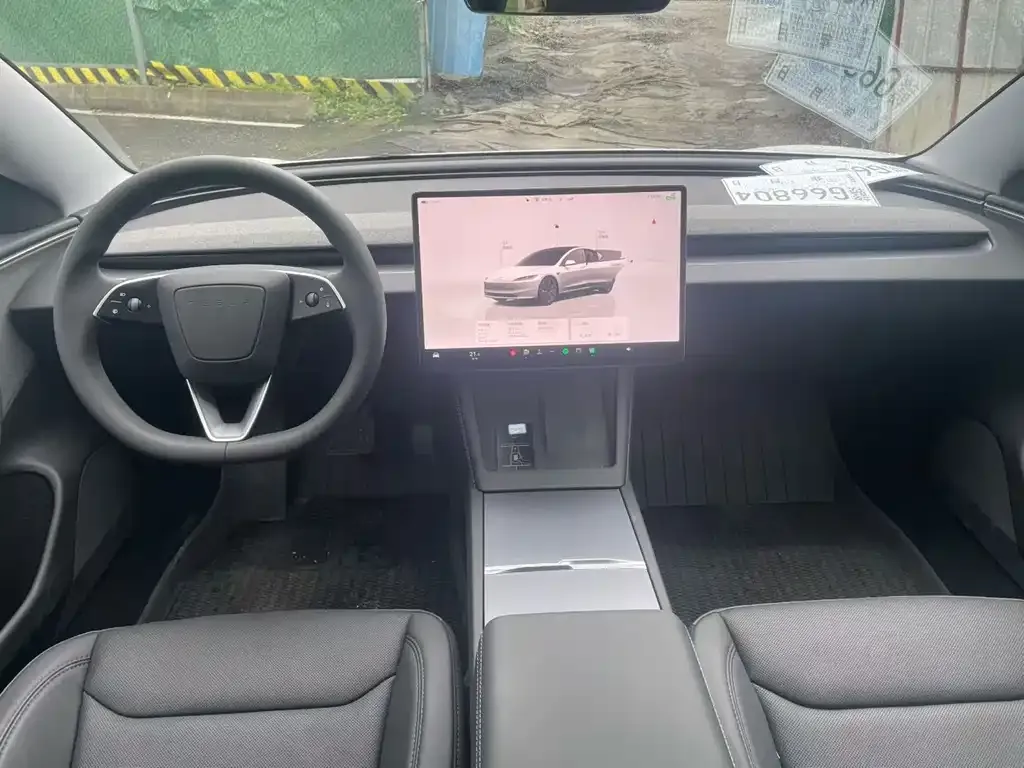 Tesla Model 3 — фото 4