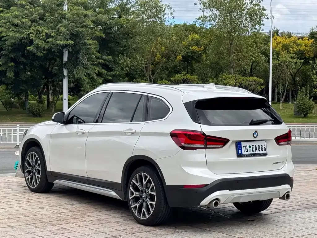 BMW X1 — фото 8