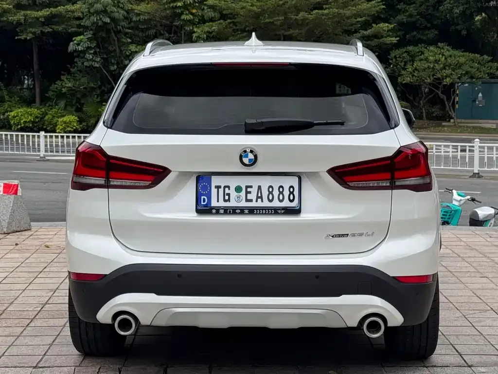 BMW X1 — фото 5