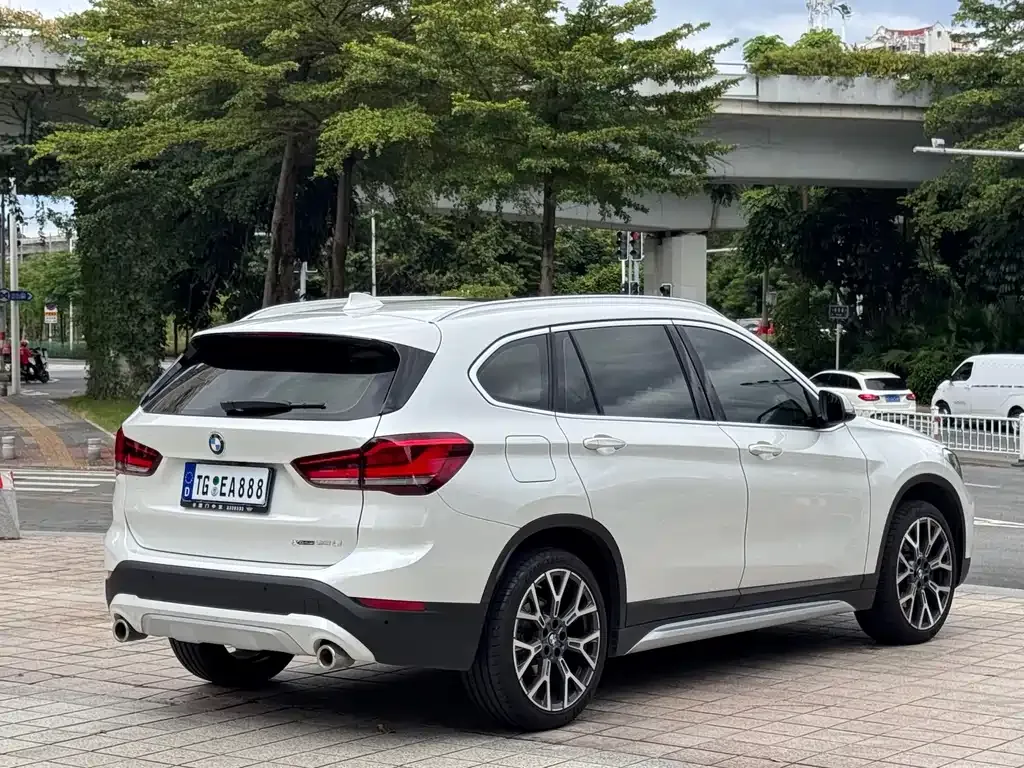BMW X1 — фото 6