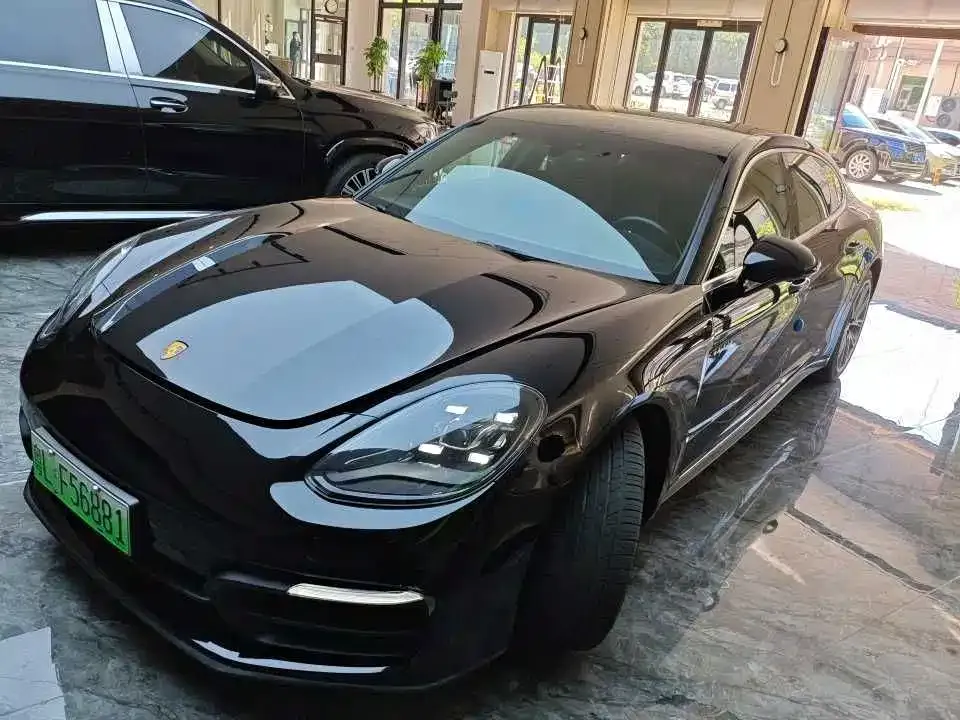 Porsche Panamera Hybrid — фото 1
