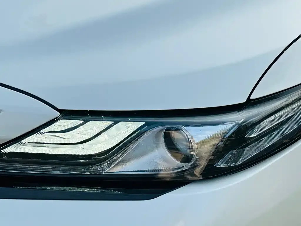 Toyota Camry — фото 3