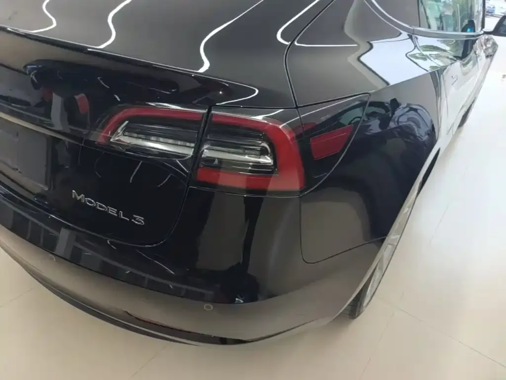 Tesla Model 3 — фото 3