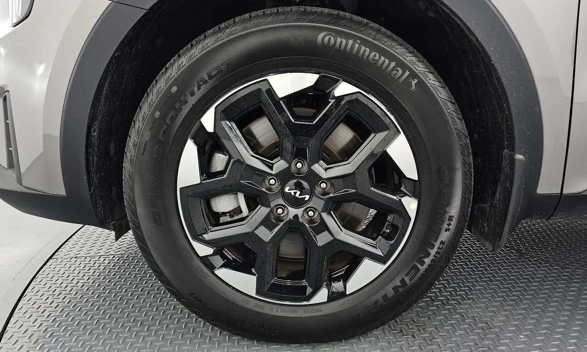 Kia Sorento — фото 8