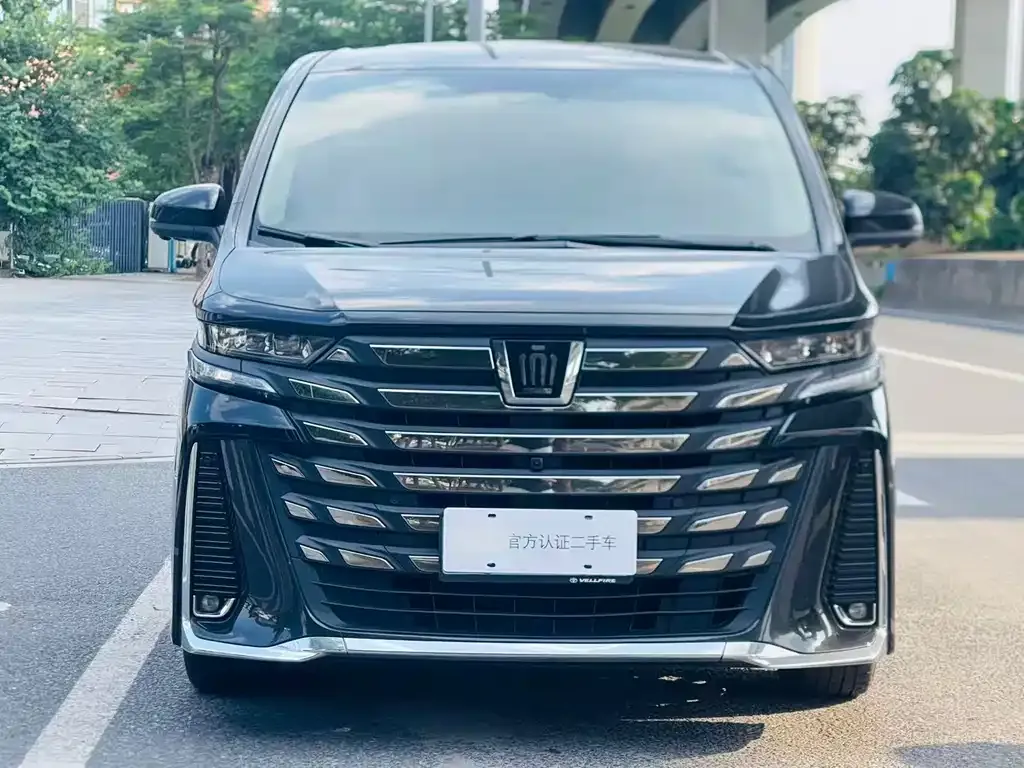 Toyota Vellfire — фото 10