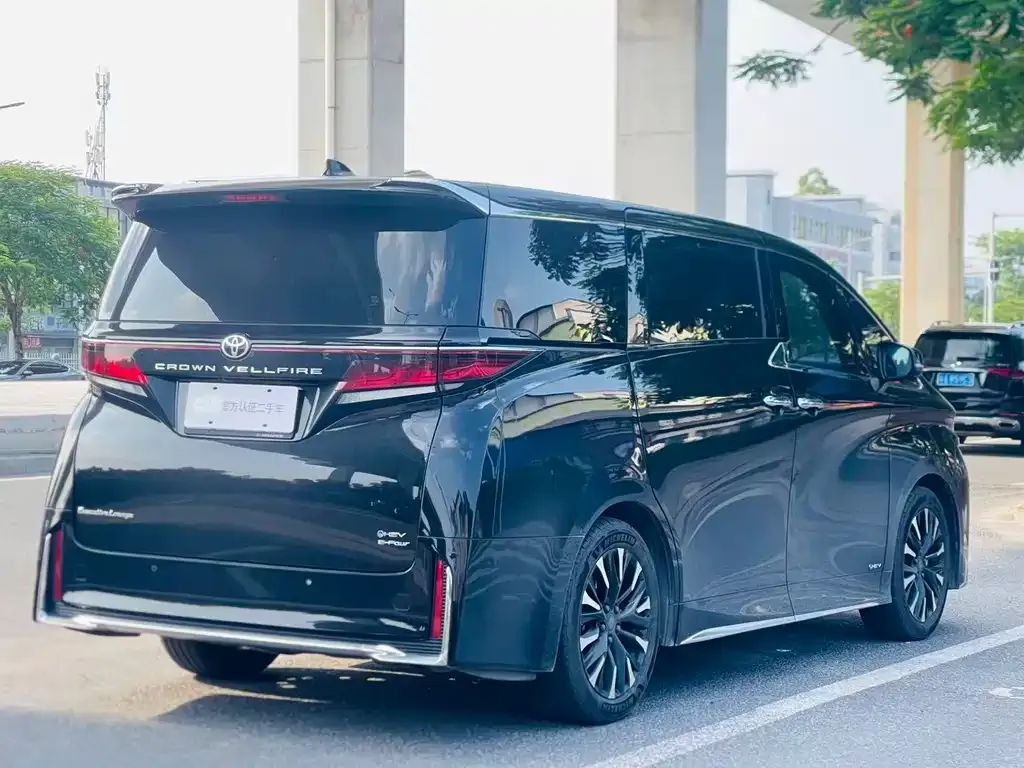 Toyota Vellfire — фото 6