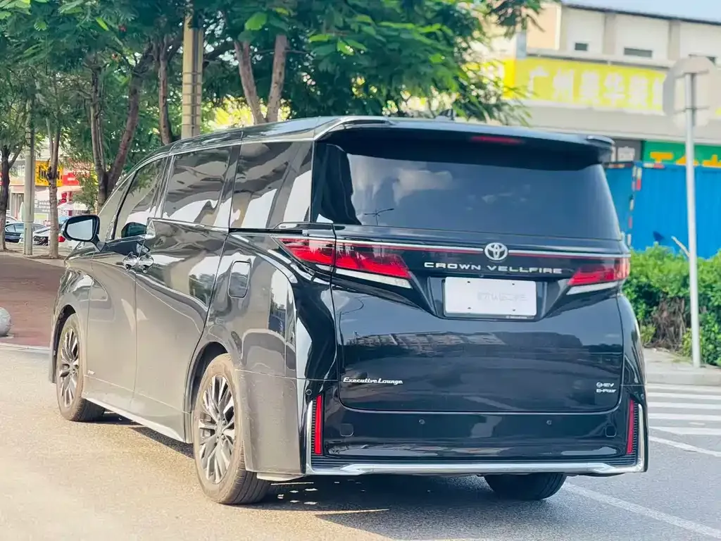 Toyota Vellfire — фото 7
