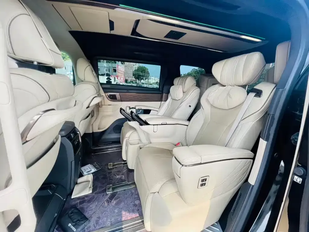 Toyota Vellfire — фото 8