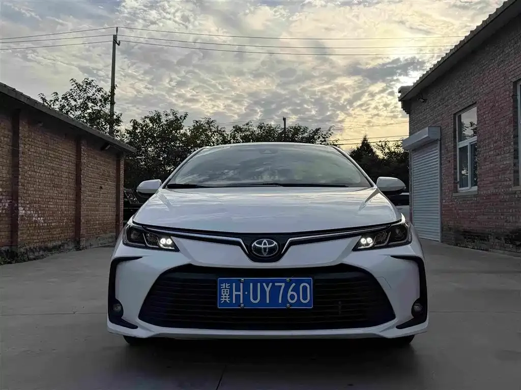 Toyota Corolla — фото 2