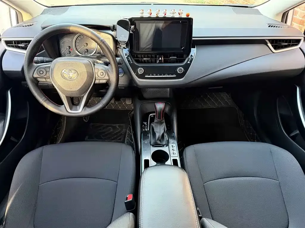 Toyota Corolla — фото 5