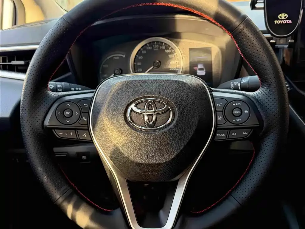 Toyota Corolla — фото 9
