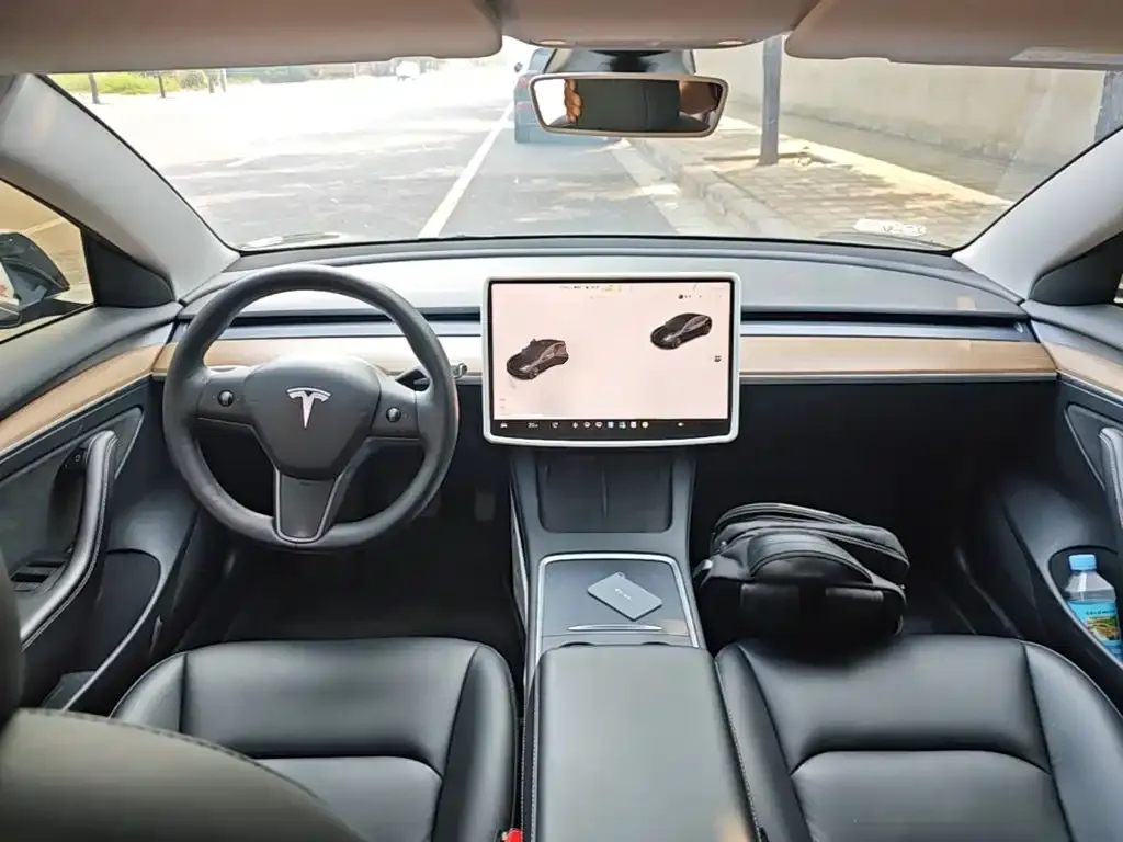 Tesla Model 3 — фото 3