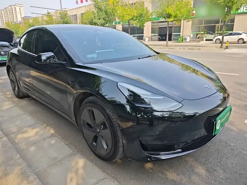 Tesla Model 3 — фото 9