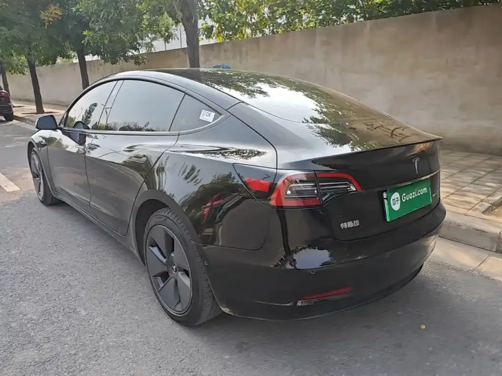Tesla Model 3 — фото 4