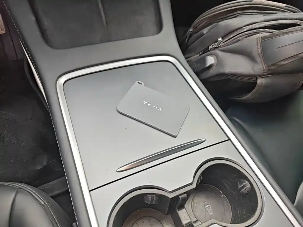 Tesla Model 3 — фото 2