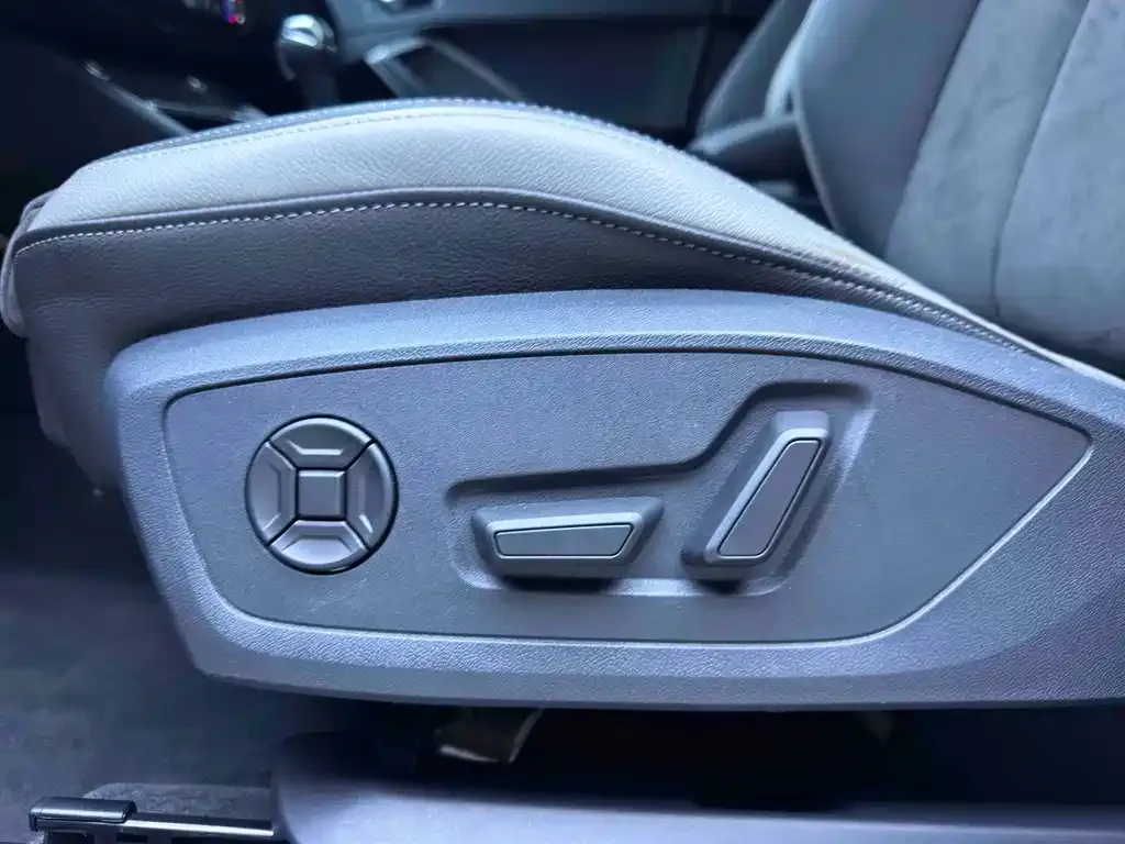 Audi Q3 — фото 10