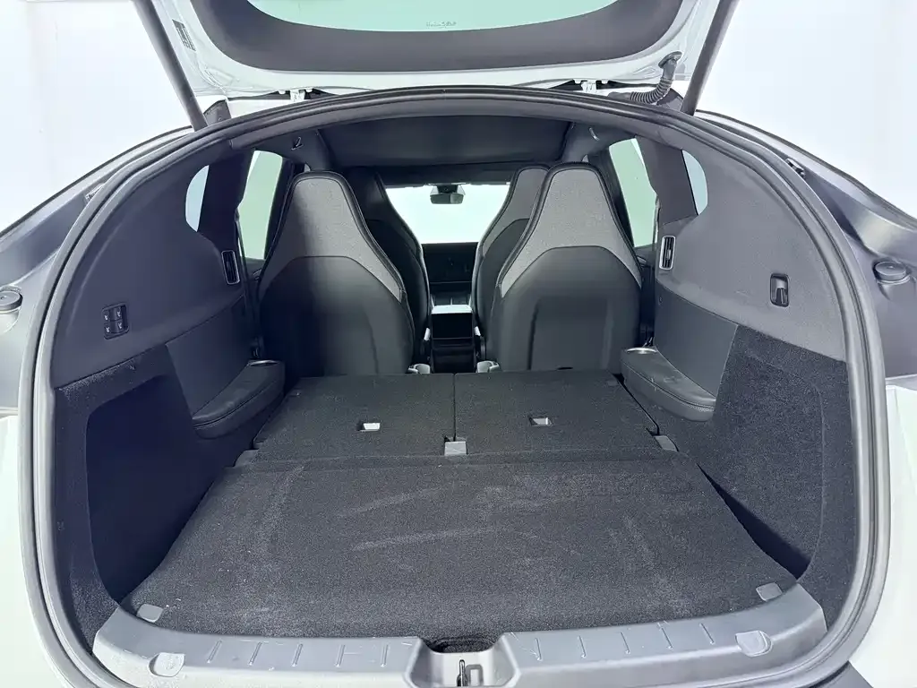 Tesla Model Y L — фото 3