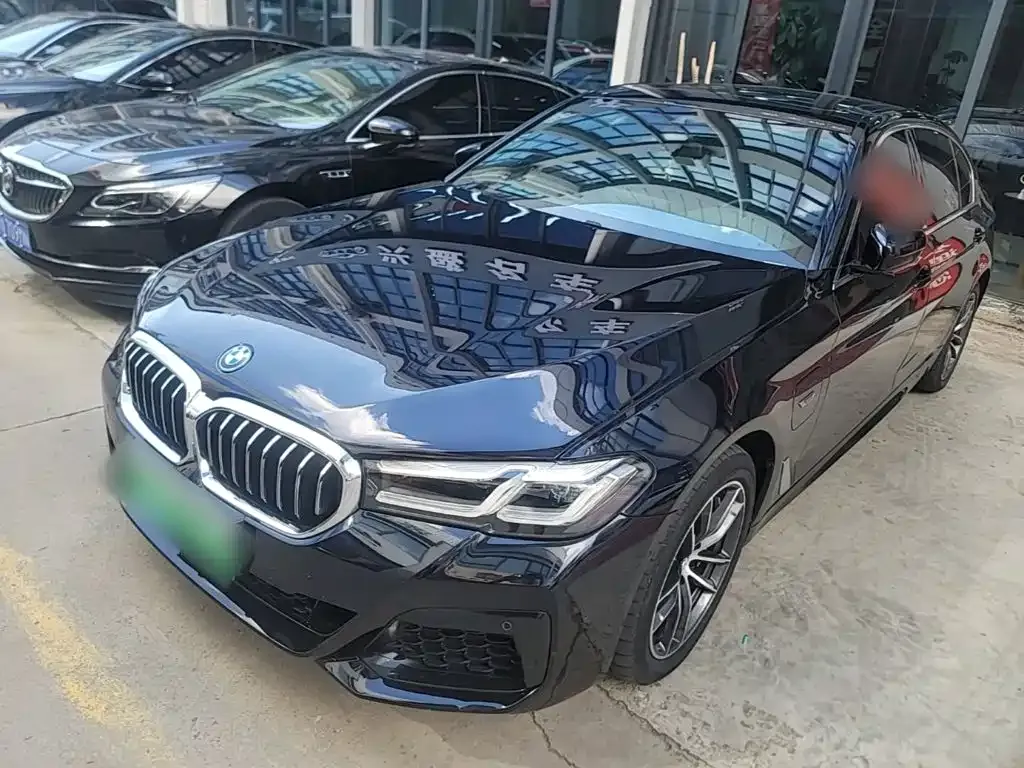 BMW 5 Series New Energy — фото 1