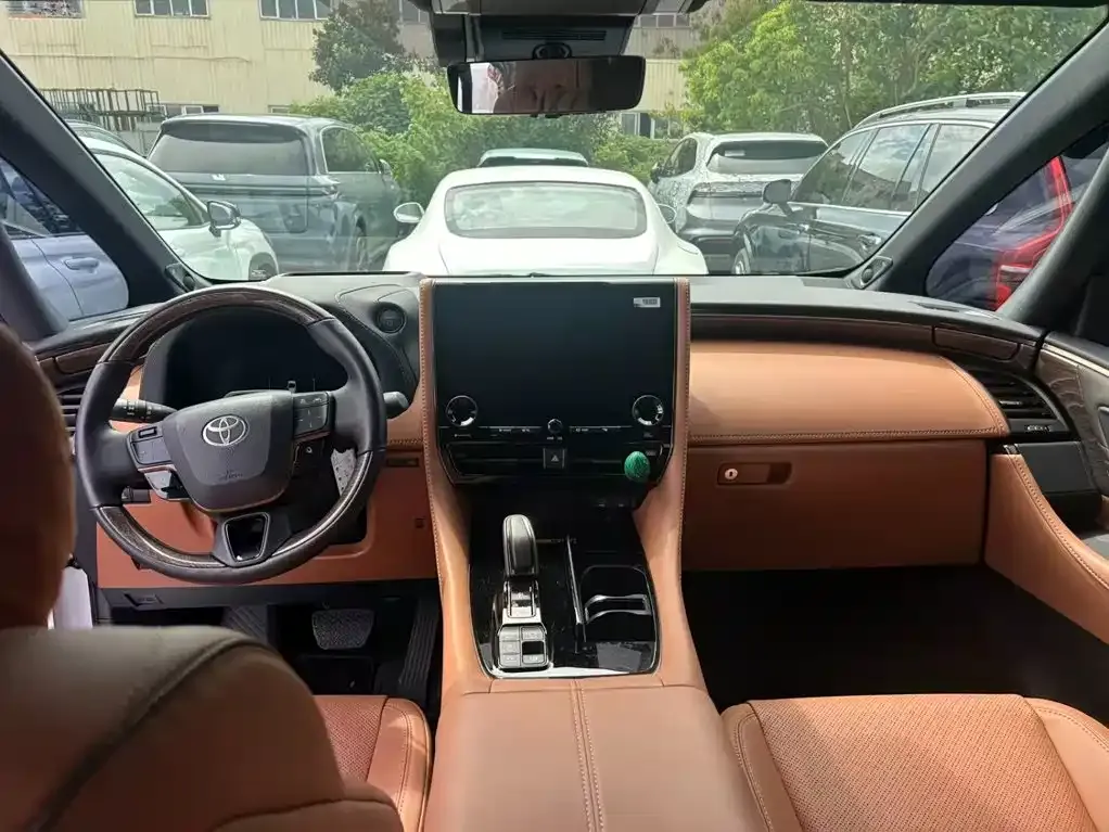 Toyota Alphard — фото 6