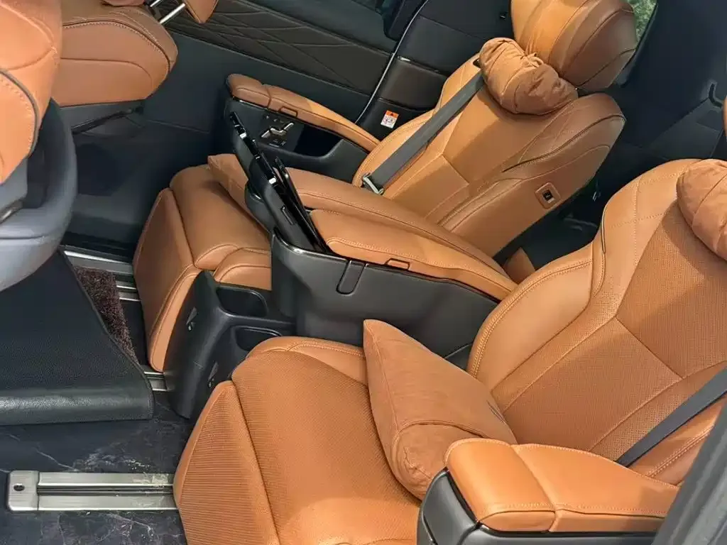 Toyota Alphard — фото 3