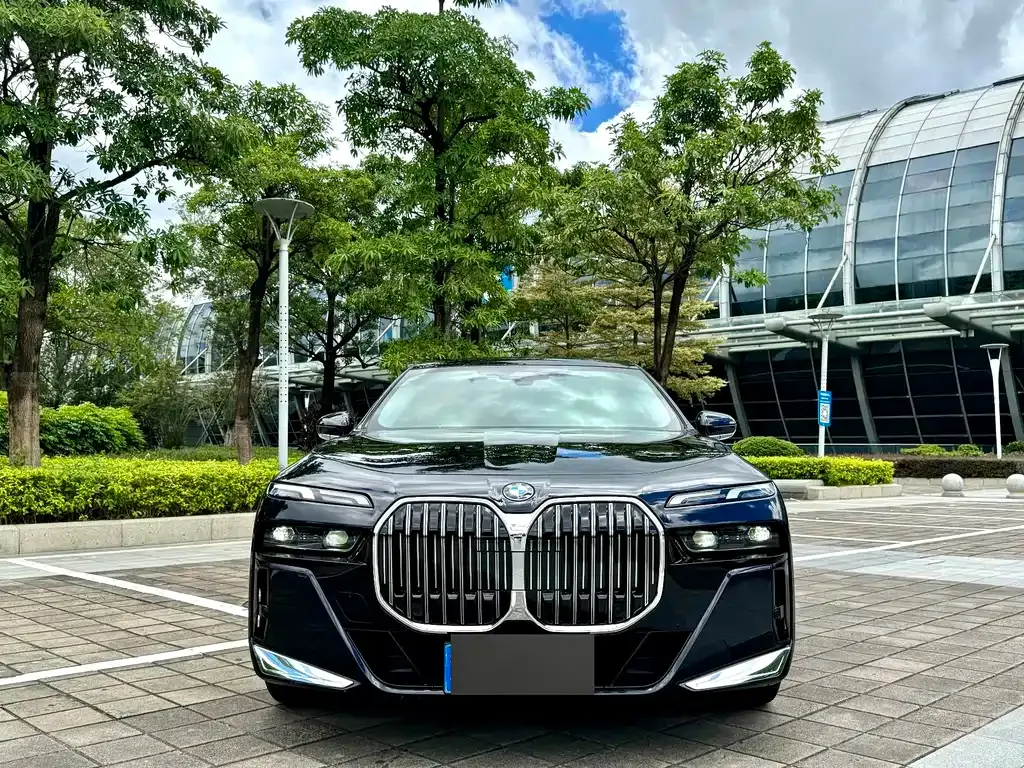BMW 7 Series — фото 5