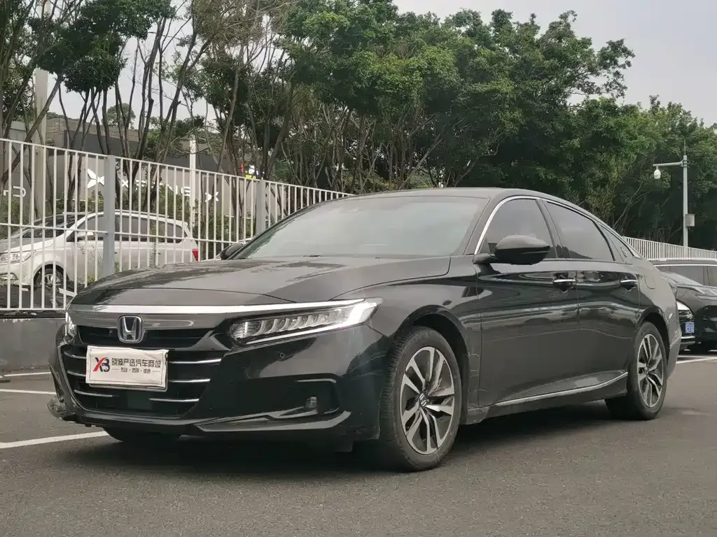 Honda Accord — фото 1