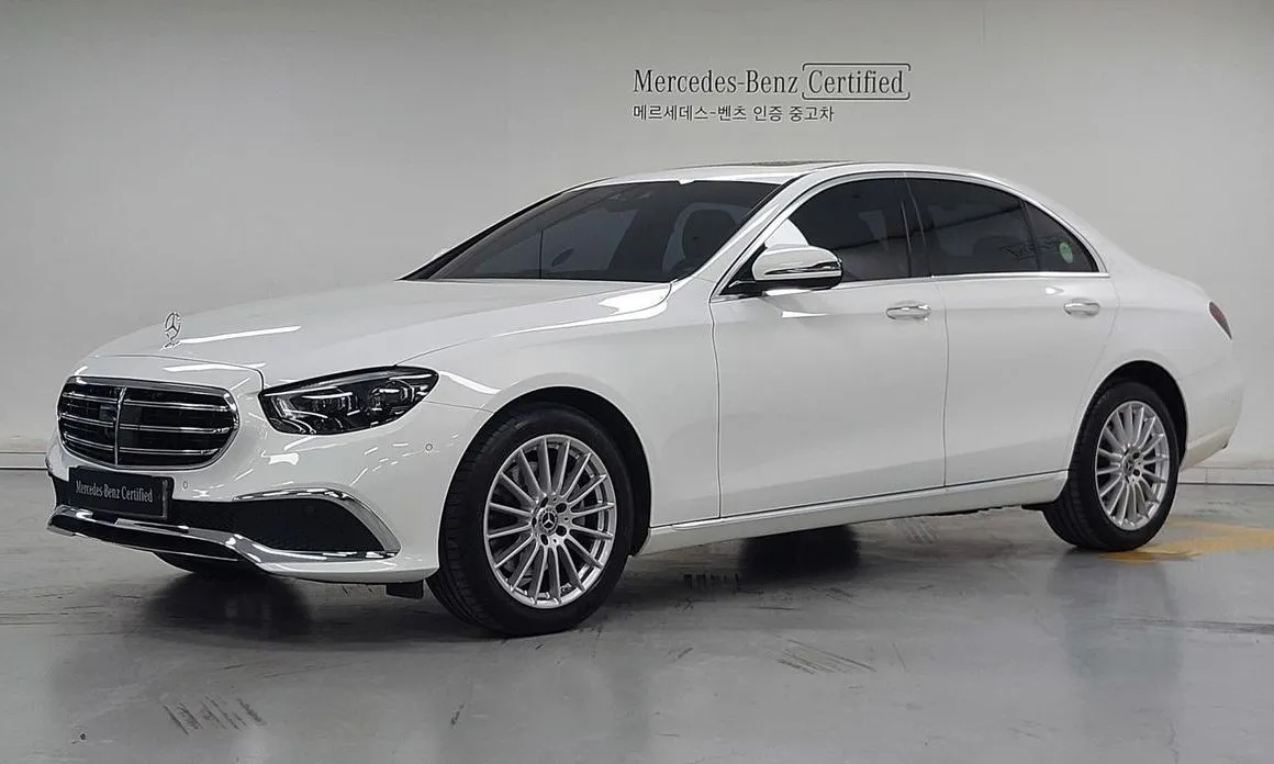 Mercedes-Benz E-Class — фото 1