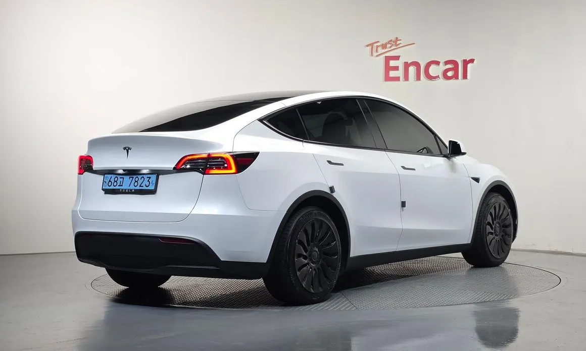 Tesla Model Y — фото 4