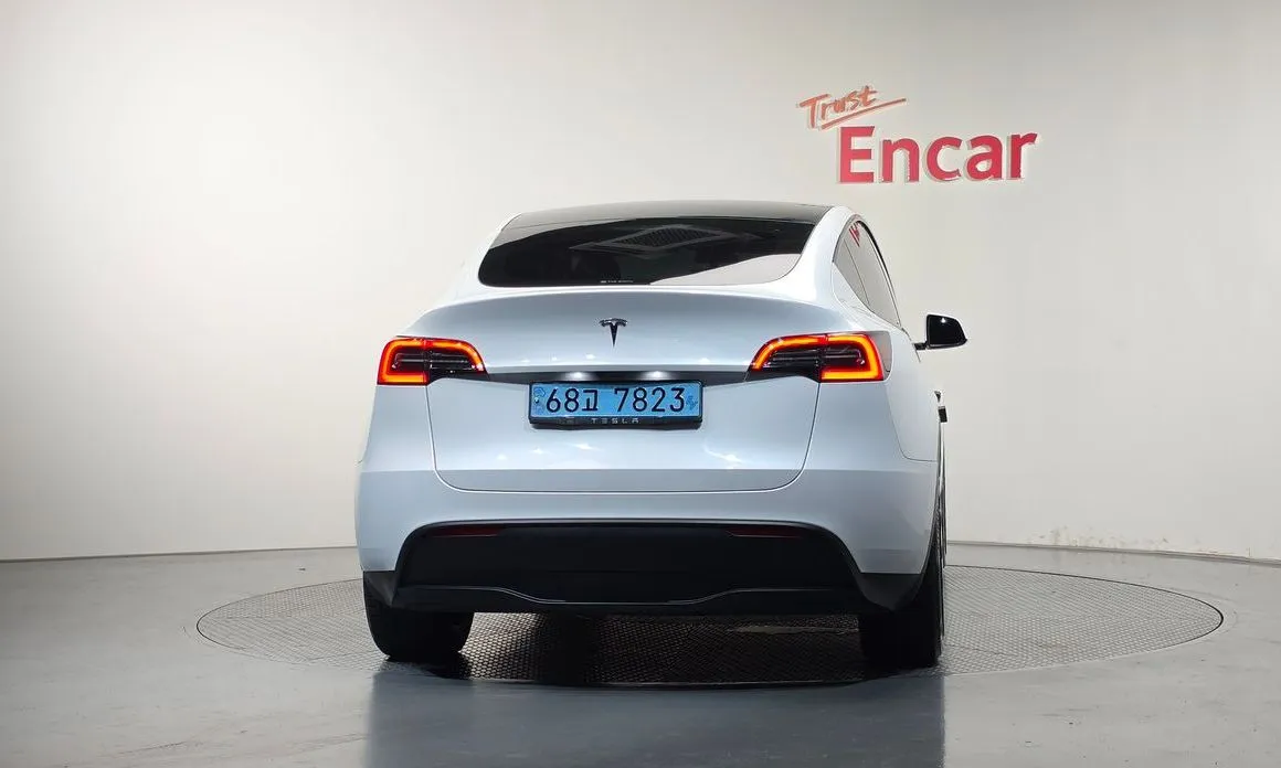 Tesla Model Y — фото 5