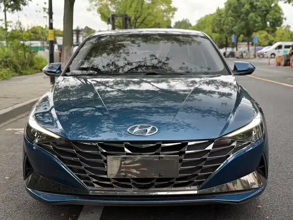 Hyundai Elantra — фото 2