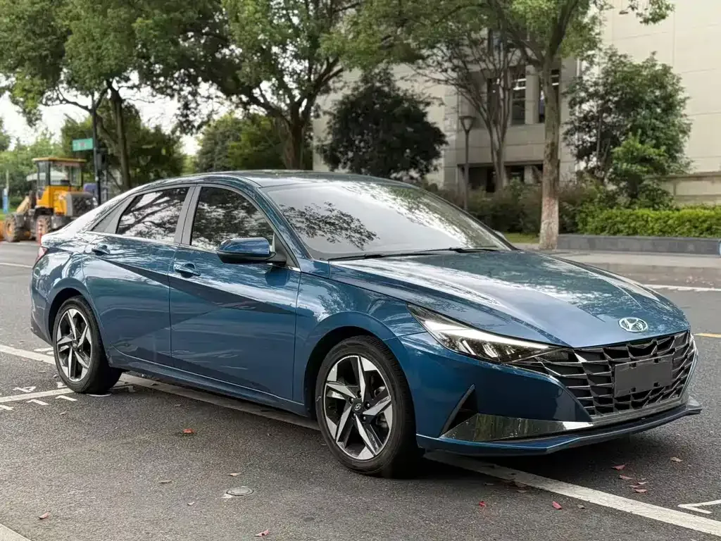Hyundai Elantra — фото 8
