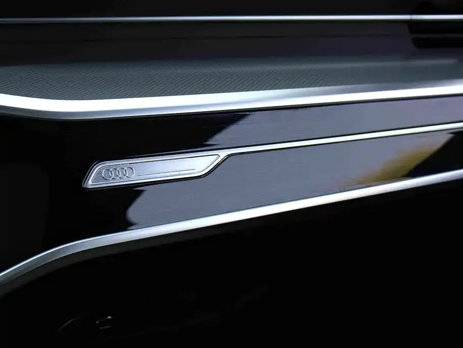 Audi A6L — фото 2