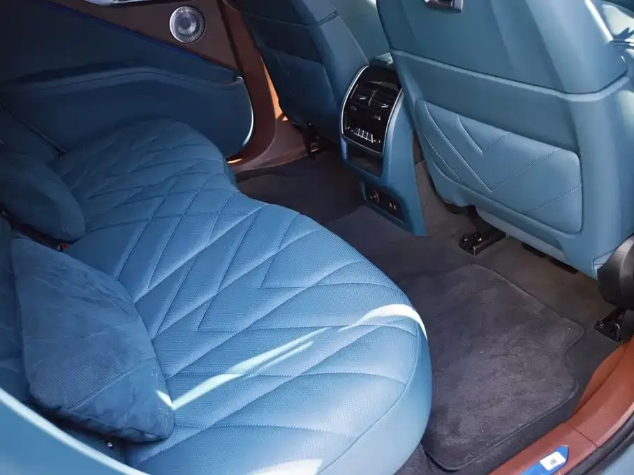 BMW XM — фото 8
