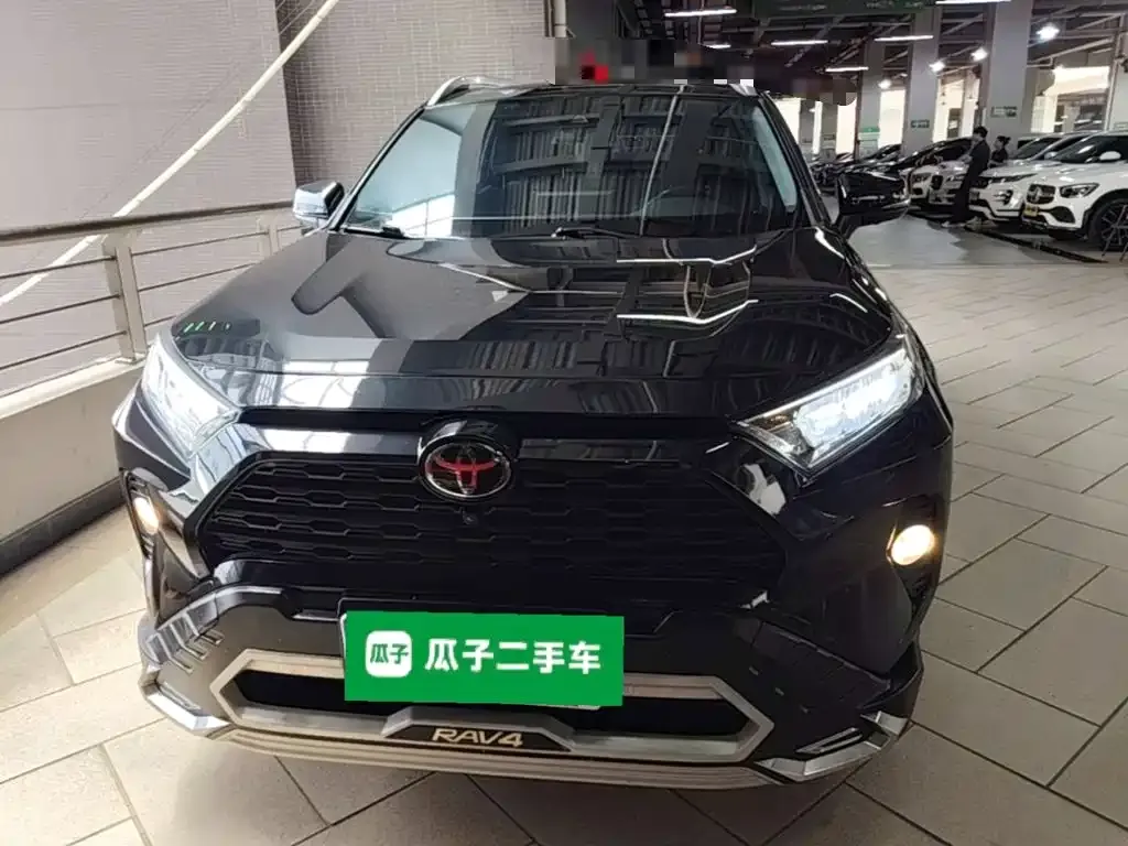 Toyota RAV4 — фото 6