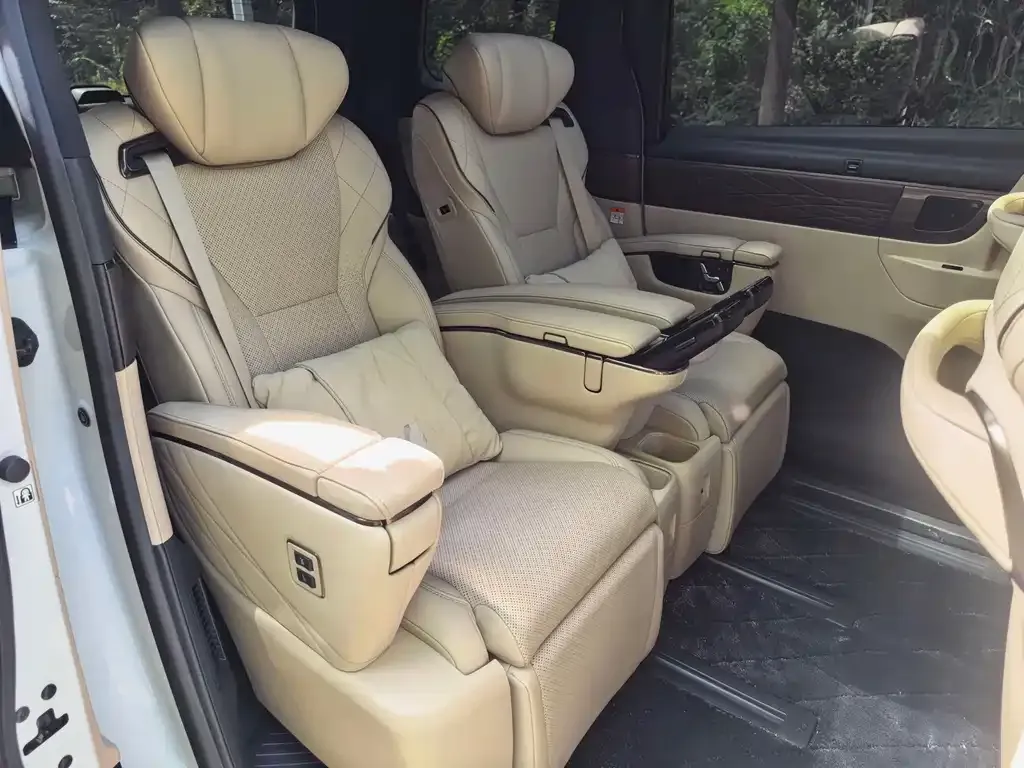 Toyota Alphard — фото 5
