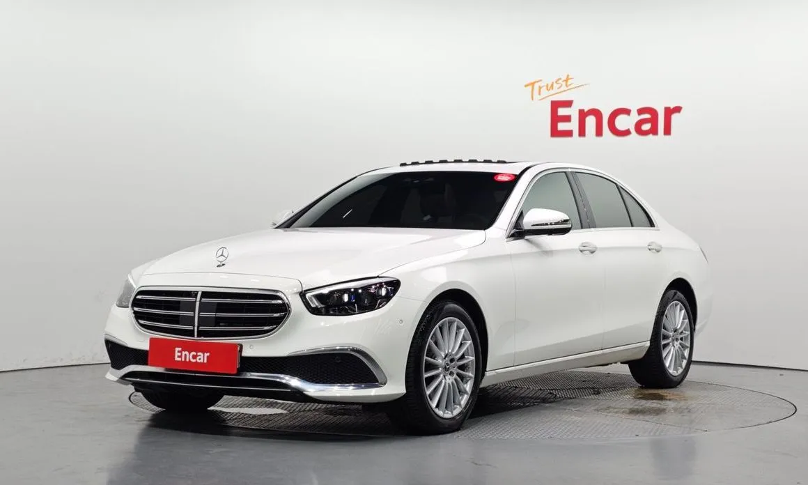 Mercedes-Benz E-Class — фото 1