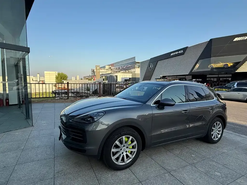 Porsche Cayenne Hybrid — фото 9