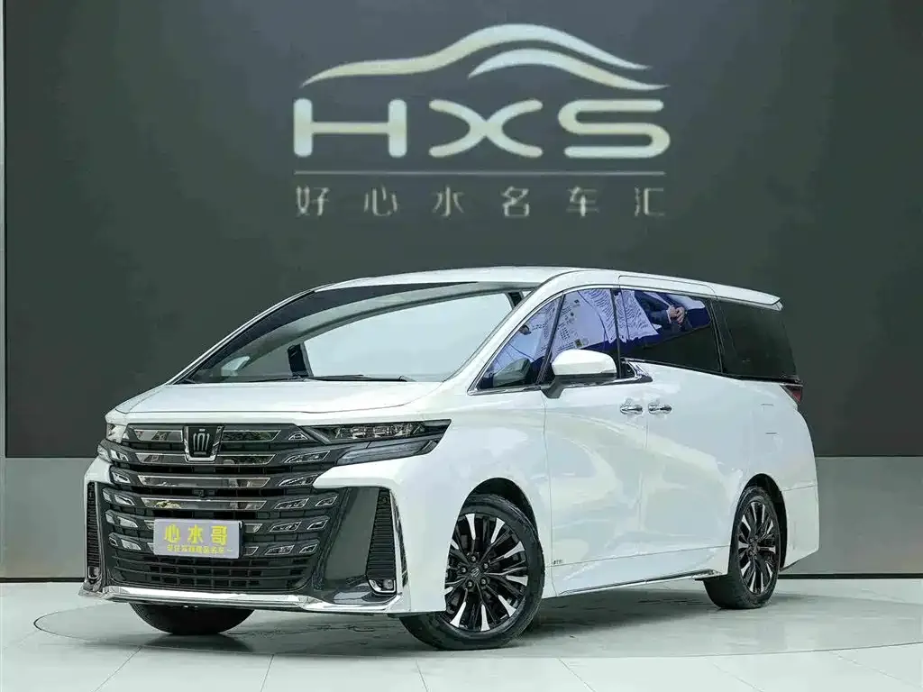 Toyota Vellfire — фото 1