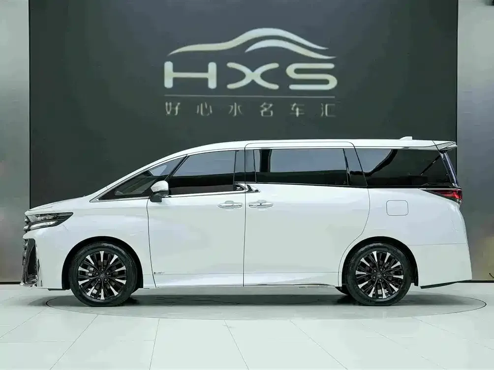 Toyota Vellfire — фото 6